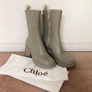 chloe BETTY RUBBER BOOTS, size 38, in Grey/Beige